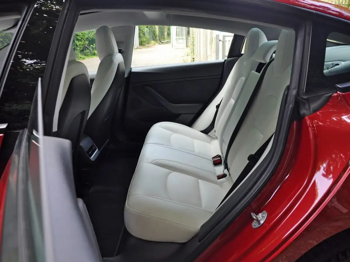 2021-tesla-model-3-e-long-range-4x4-big-40