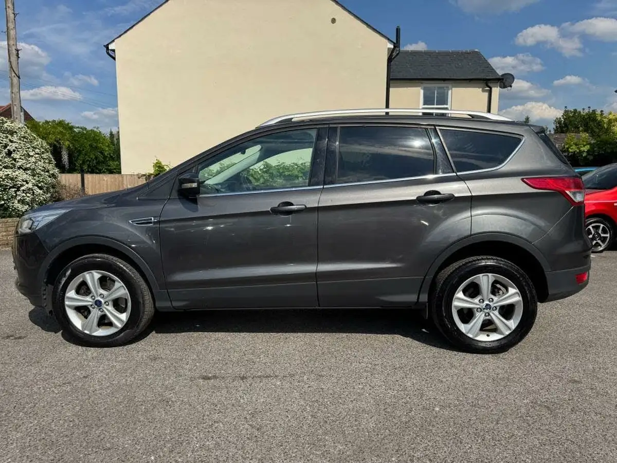 2015-ford-kuga-20tdci-zetec-150ps-awd-powershift-big-6
