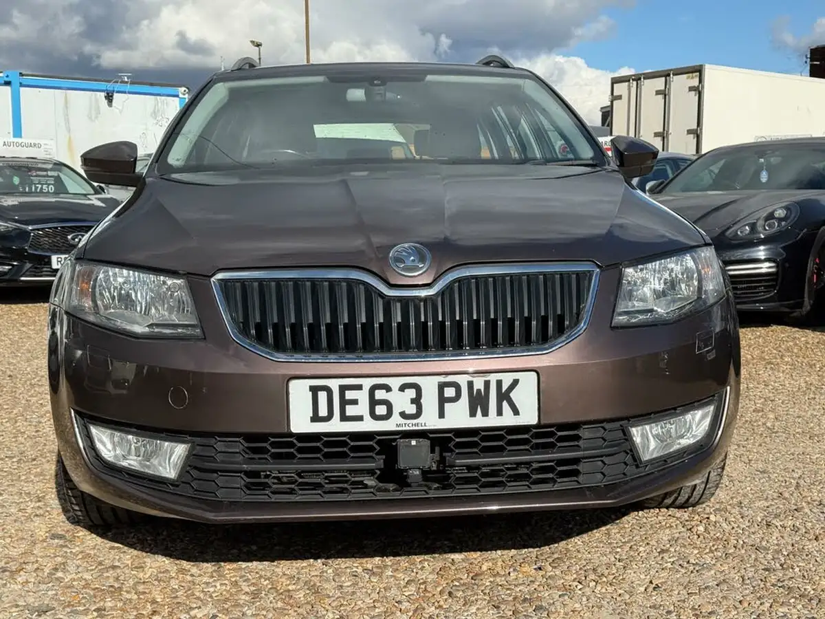 2013-skoda-octavia-14-elegance-140ps-estate-1395cc-big-3