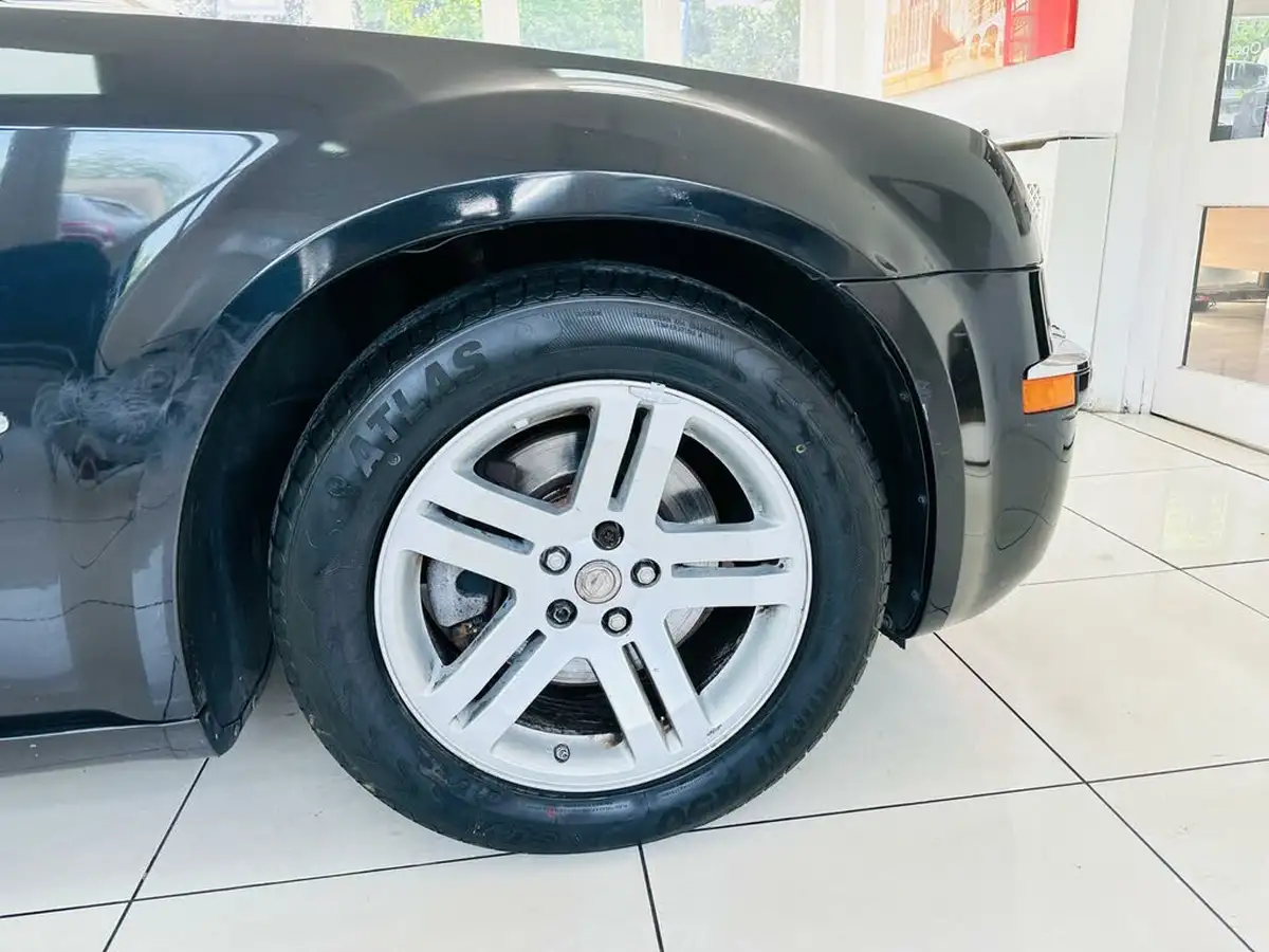 2007-chrysler-300c-30td-saloon-4d-big-14