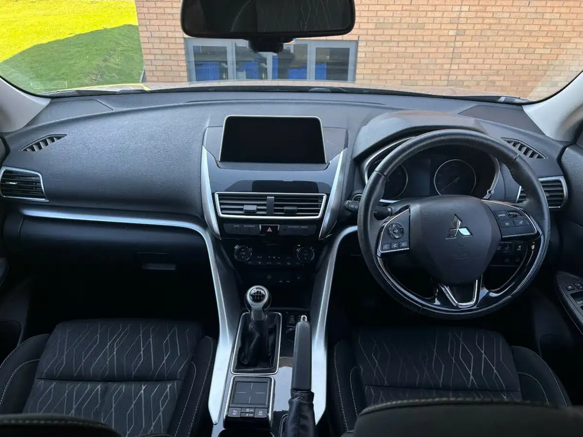 2019-mitsubishi-eclipse-cross-15-3-big-8