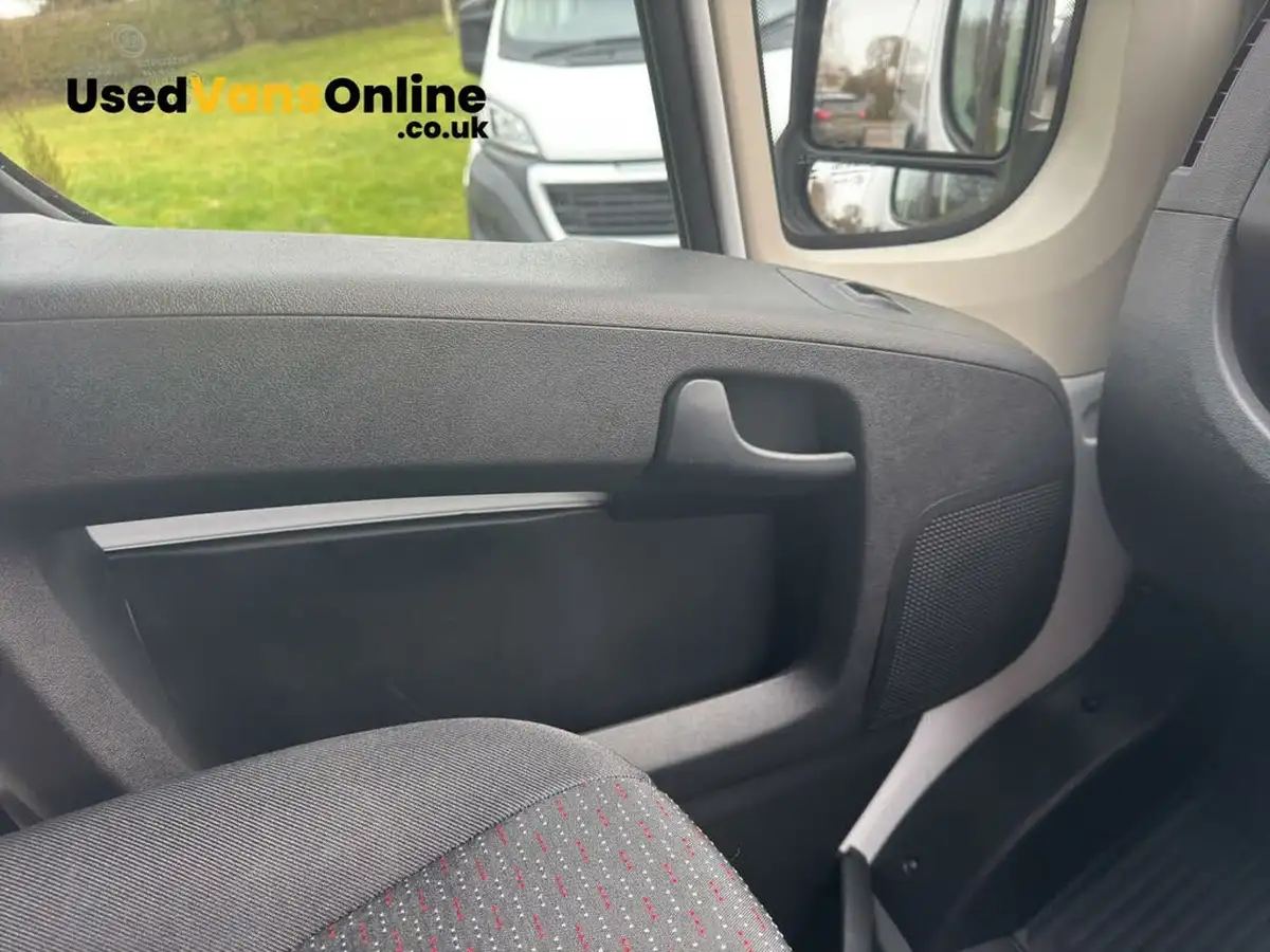 2024-citroen-relay-22bluehdi-35-l3h2-enterprise-edition-panel-big-16