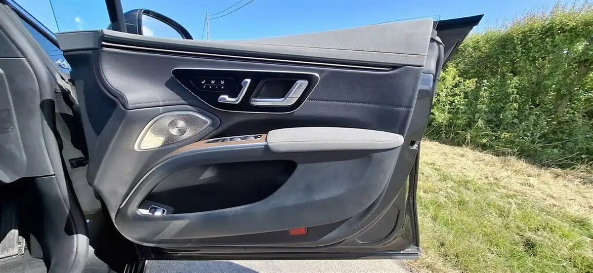 2022-mercedes-benz-eqs-e-eqs-450-exclusive-luxury-334ps-big-10