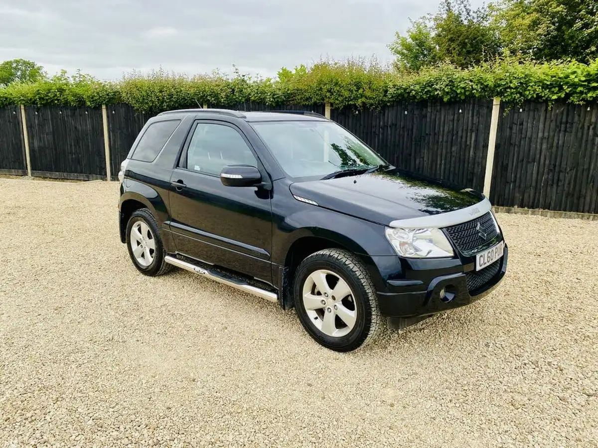 2010-suzuki-grand-vitara-24-sz4-3d-auto-big-1