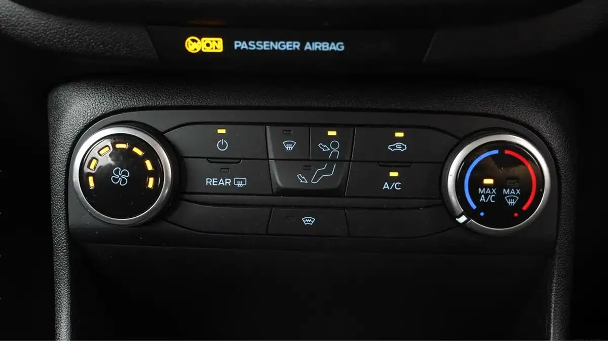 2018-ford-fiesta-10t-zetec-5d-auto-big-12