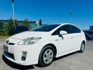 2011-toyota-prius-small-15