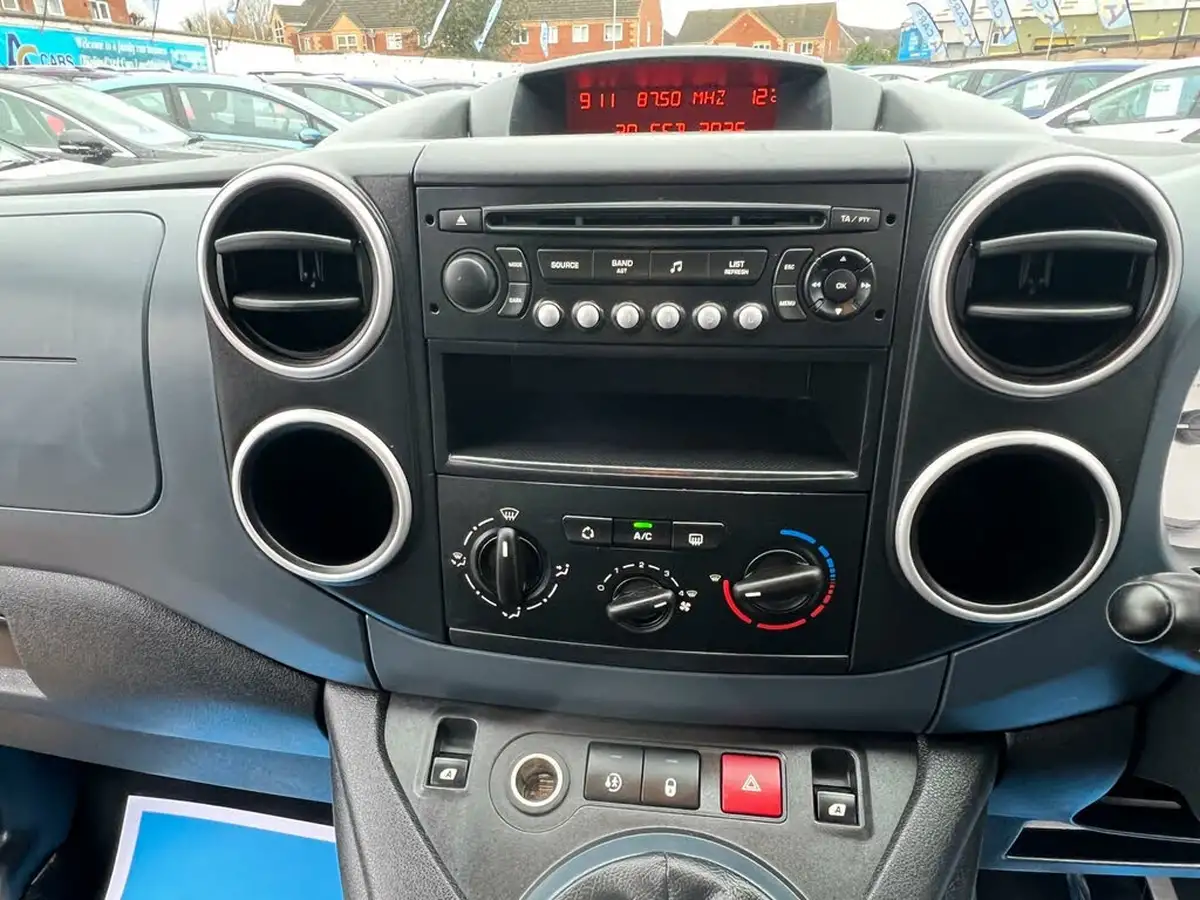 2012-peugeot-partner-16td-tepee-s-92-big-24