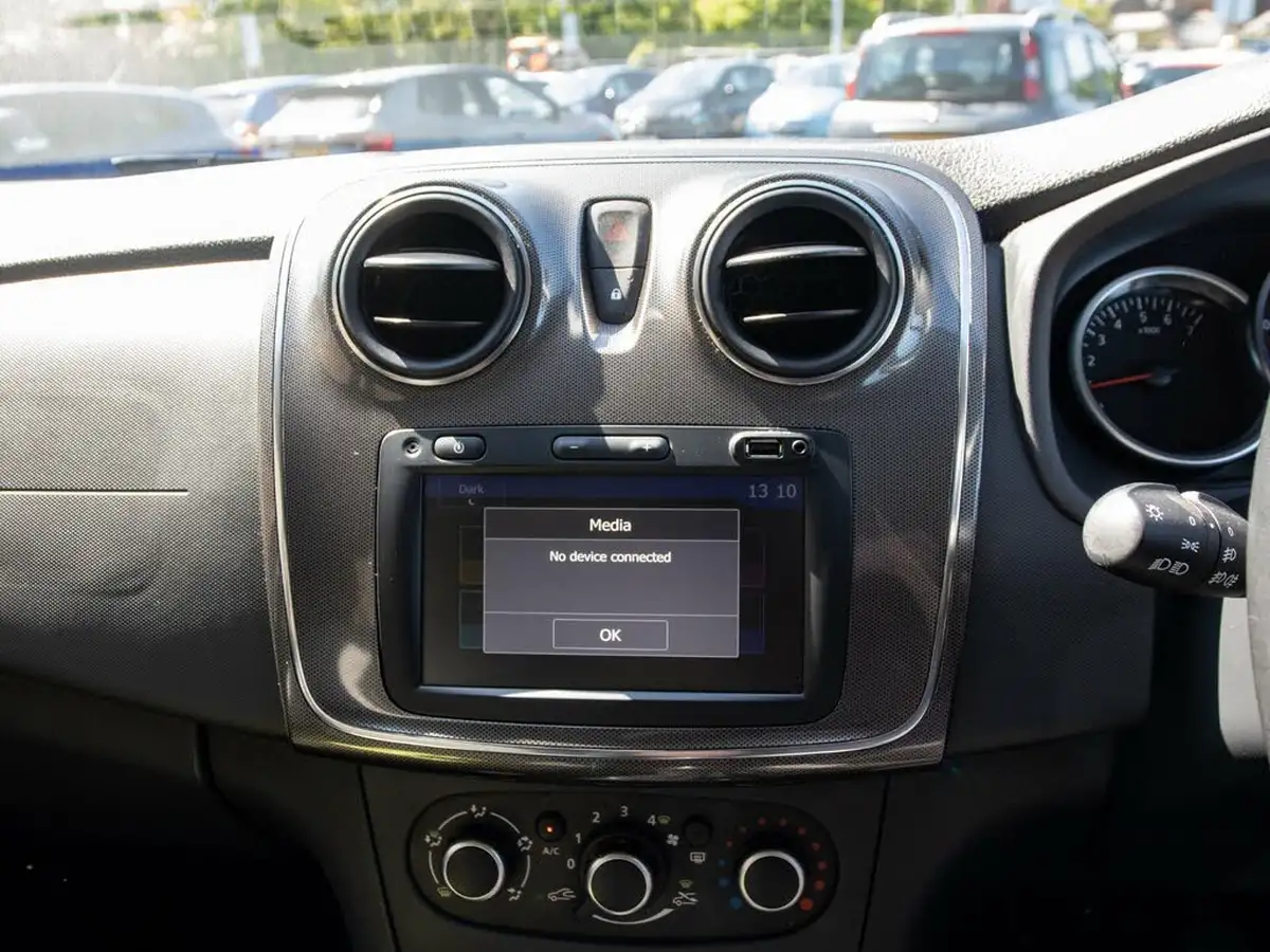 2020-dacia-logan-mcv-stepway-09-tce-comfort-big-23