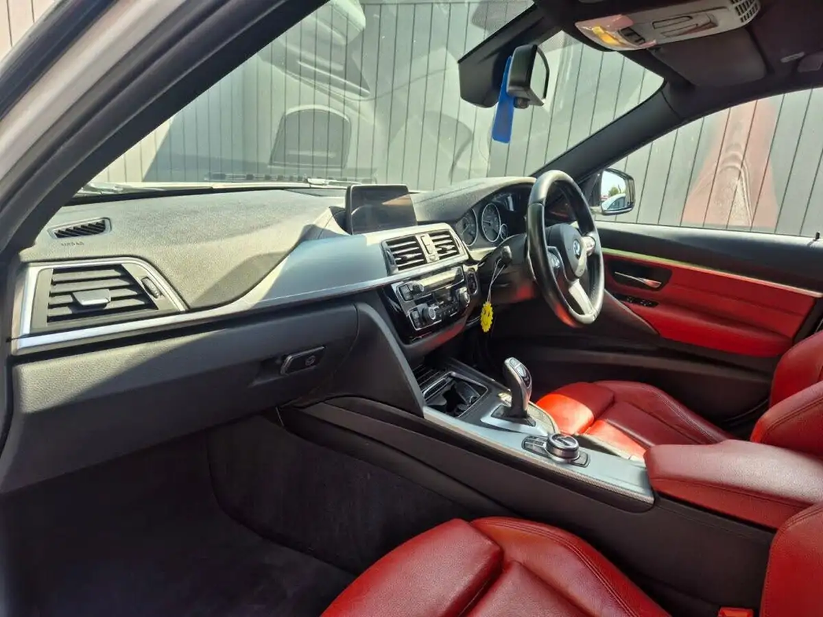 2018-bmw-3-series-20-320i-m-sport-shadow-edition-saloon-4d-auto-big-30