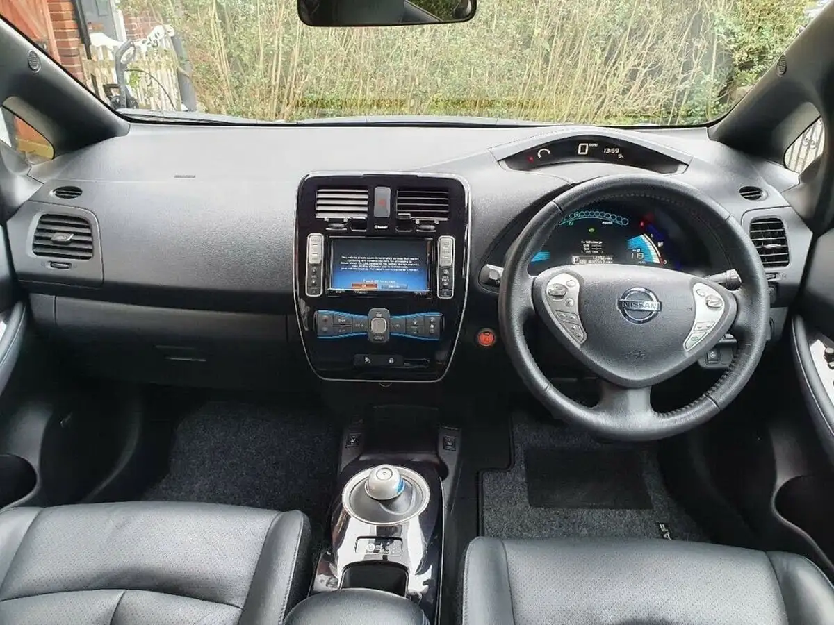 2016-nissan-leaf-e-tekna-30kwh-big-2