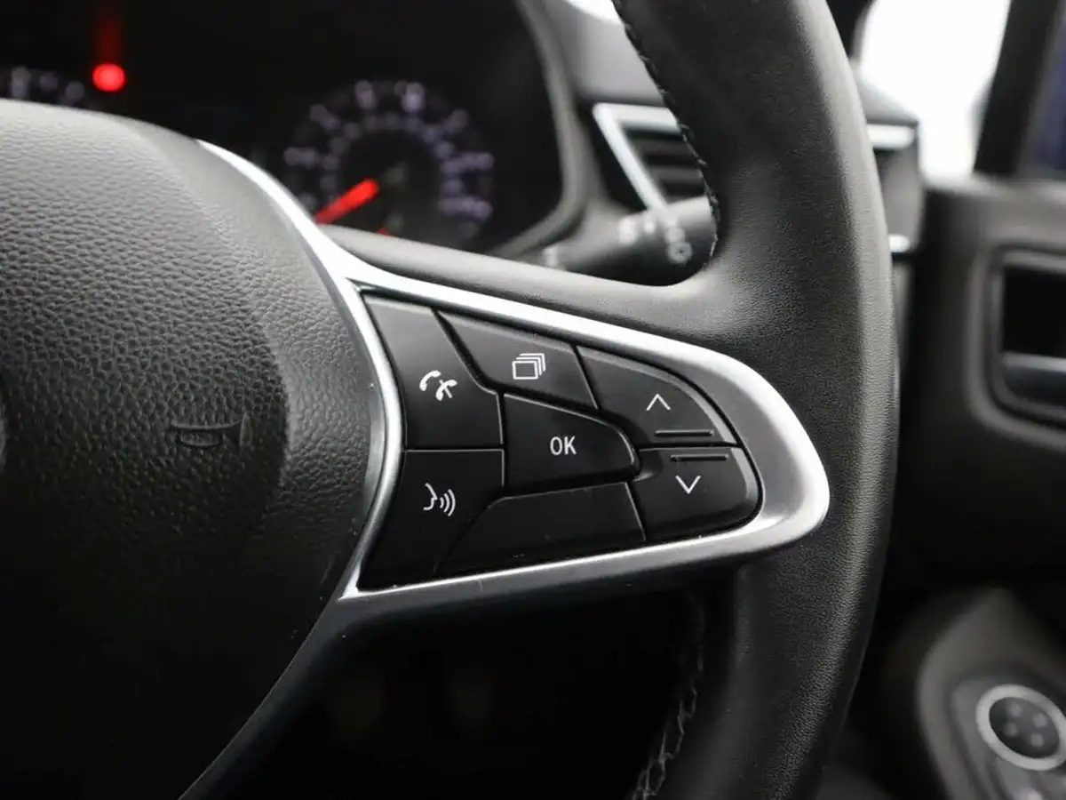2022-renault-clio-10-tce-iconic-edition-big-30