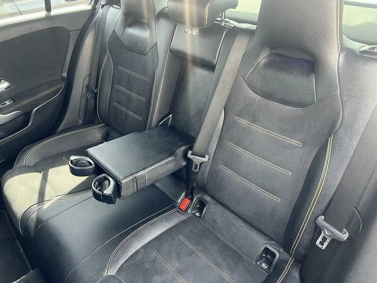 2020-mercedes-benz-a-class-20-a45-s-amg-big-13