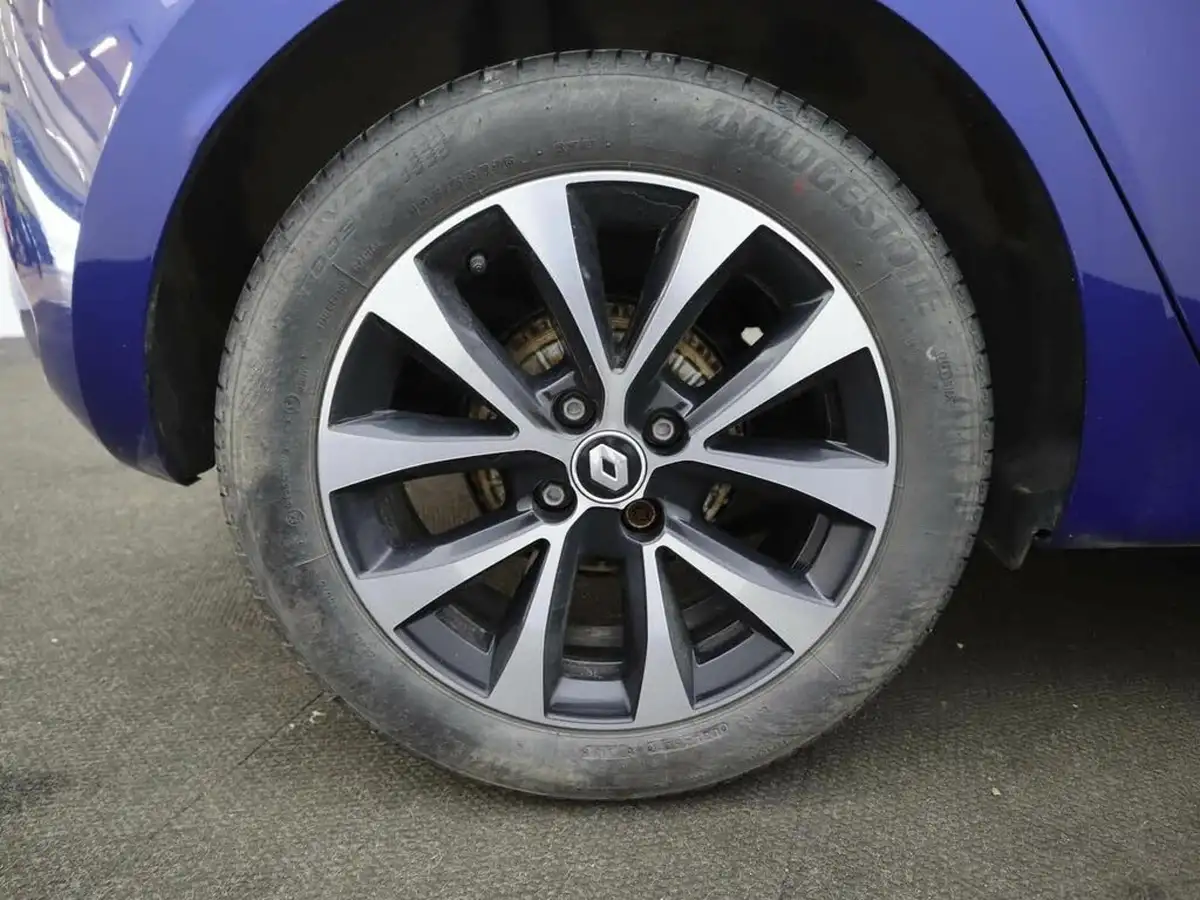 2022-renault-clio-10-tce-iconic-edition-big-6
