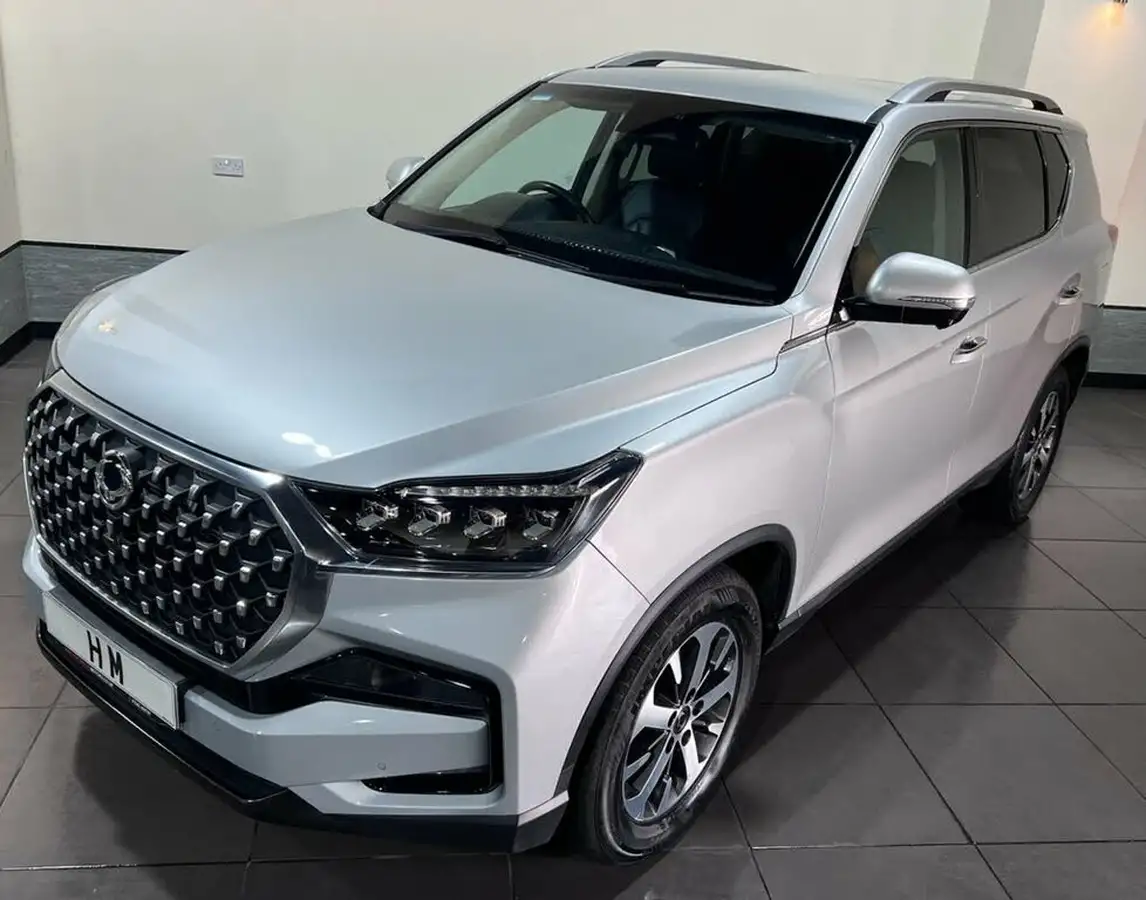 2021-kgm-ssangyong-rexton-22td-ultimate-202ps-auto-big-18
