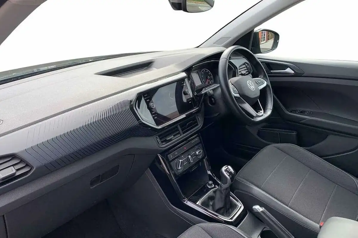 2022-volkswagen-t-cross-10-tsi-black-edition-95ps-big-1