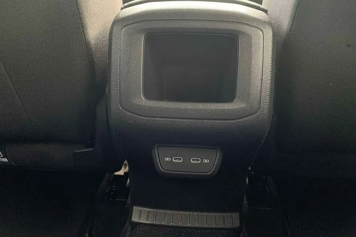 2022-volkswagen-t-cross-10-tsi-black-edition-95ps-big-29