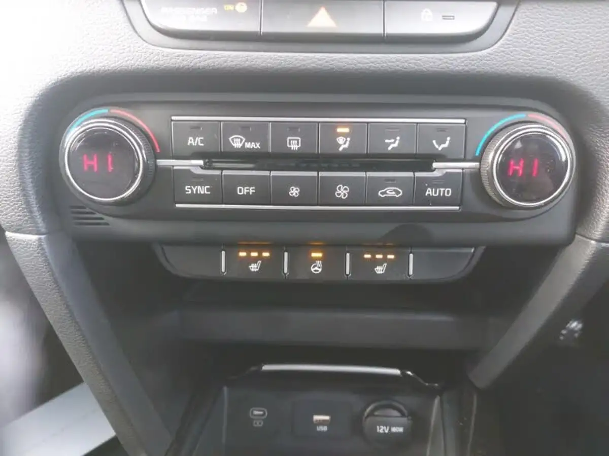 2024-kia-xceed-15-t-gdi-3-big-14