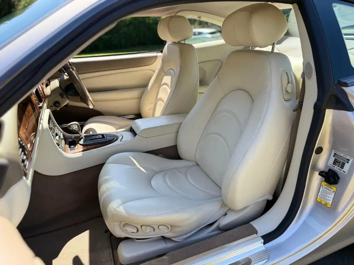 2003-jaguar-xkr-42-coupe-big-27