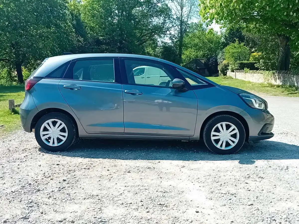 2022-honda-jazz-15-i-mmd-se-109ps-big-30