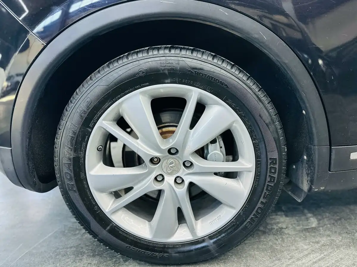 2014-infiniti-qx70-30td-gt-big-53