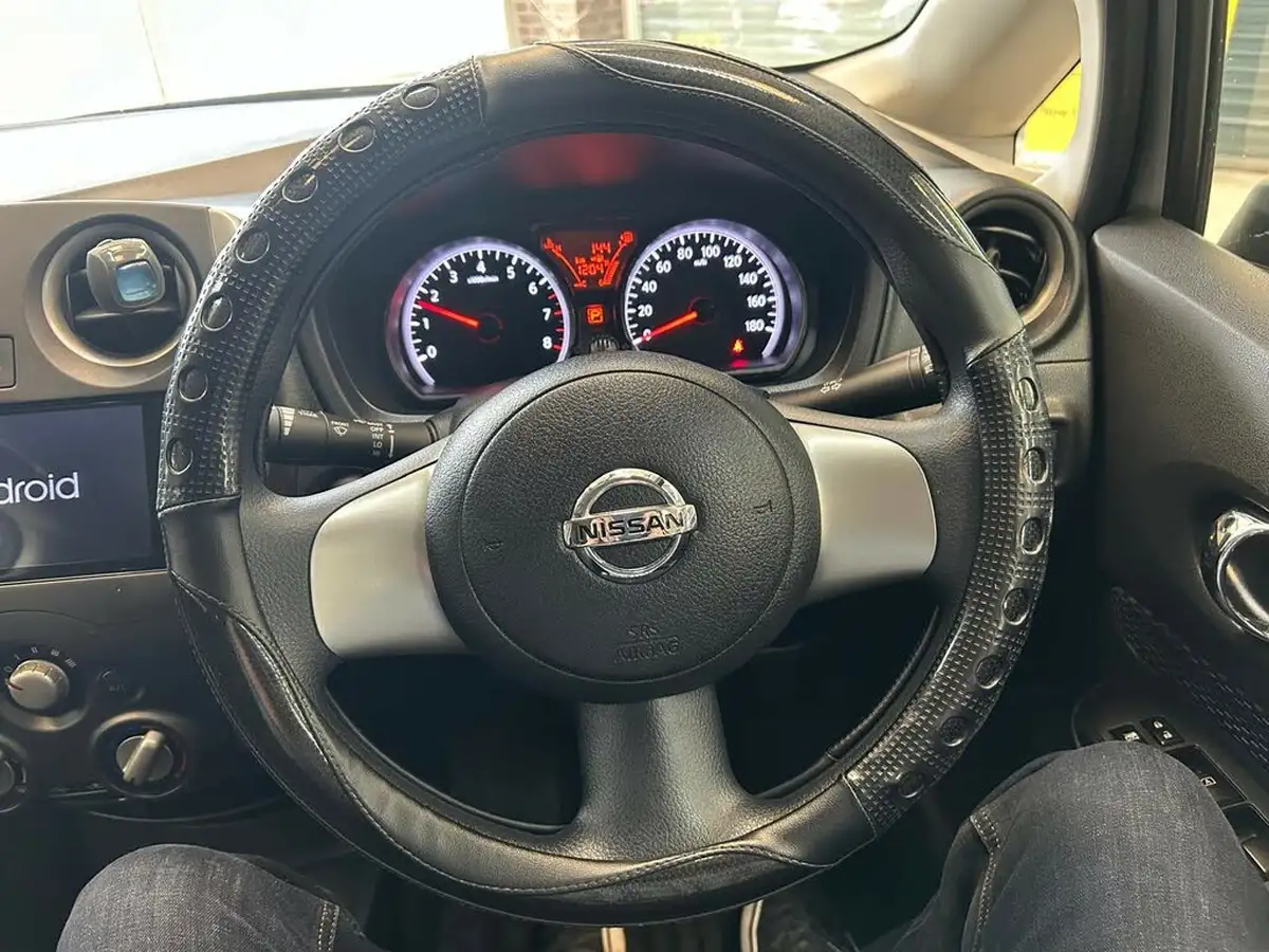 2014-nissan-note-big-16