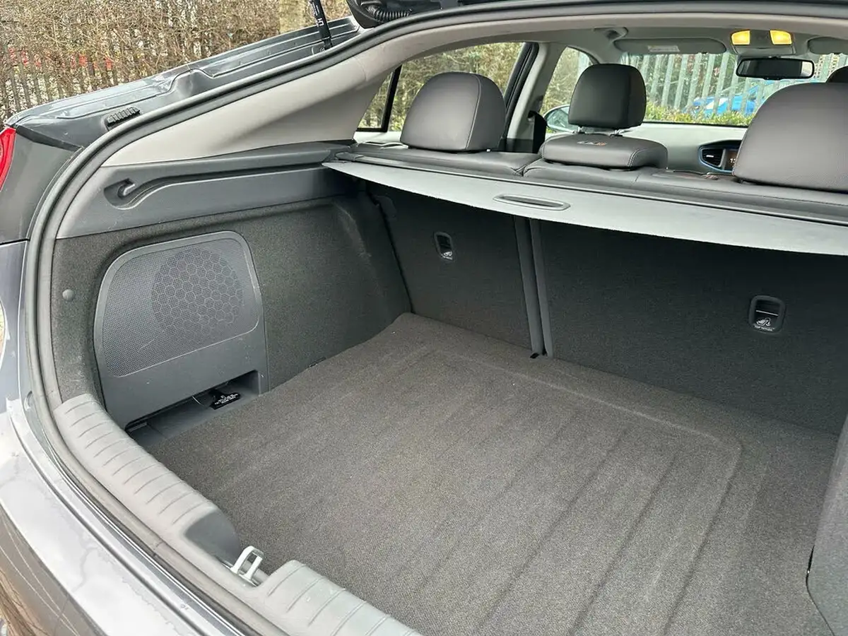 2018-hyundai-ioniq-16-gdi-premium-se-hybrid-big-32