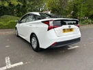 2021-toyota-prius-small-12