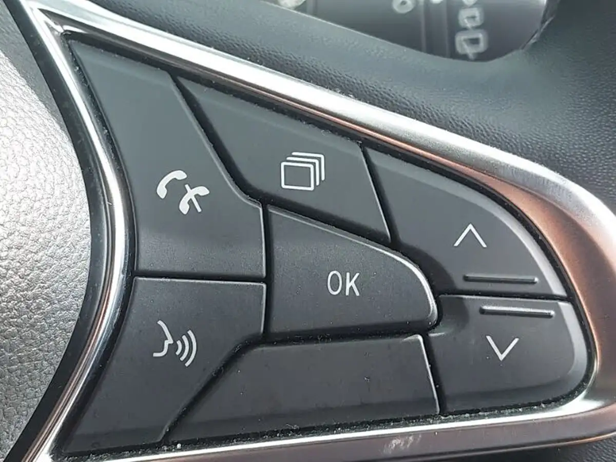 2021-renault-captur-10-tce-iconic-100bhp-big-12