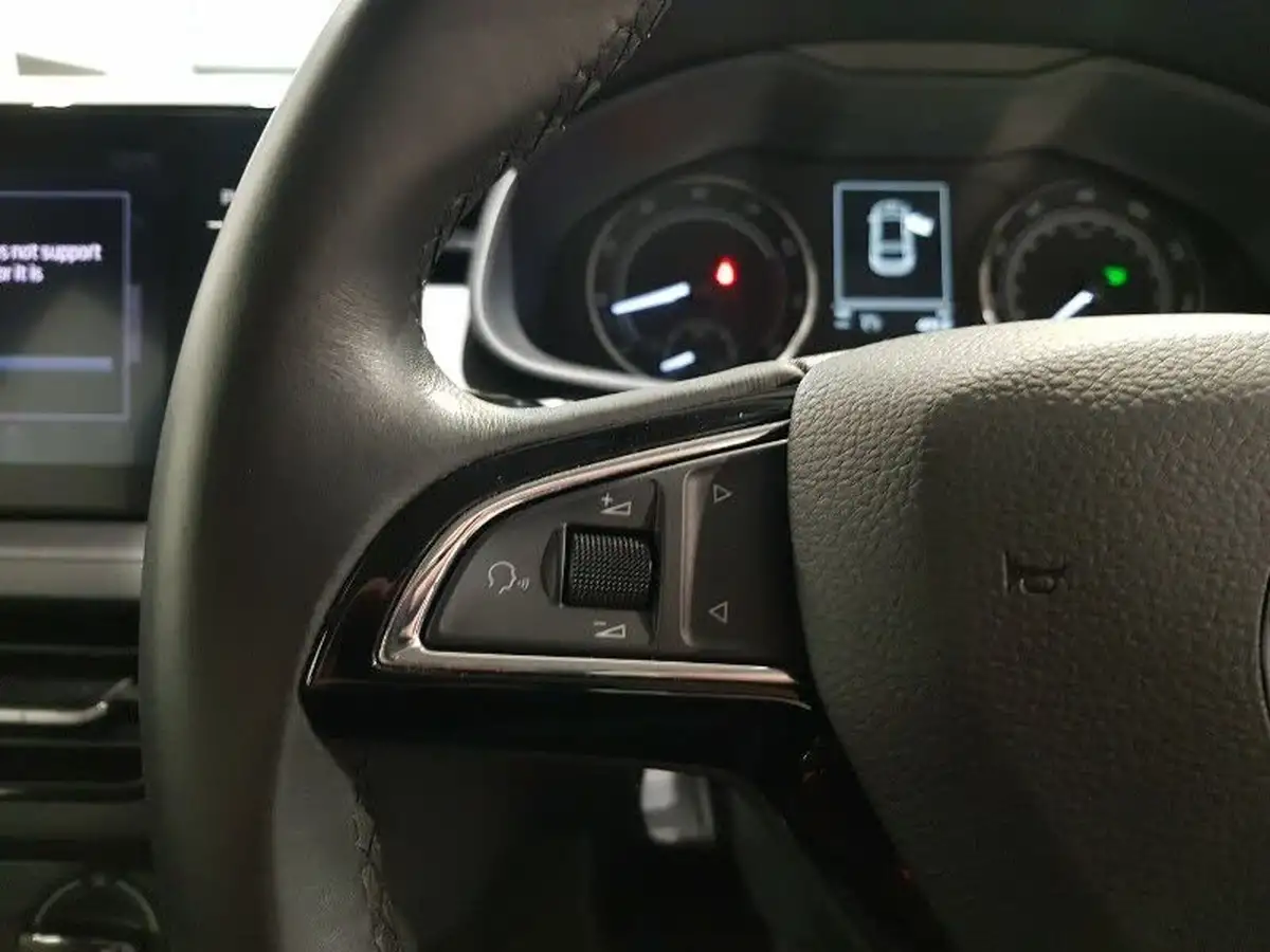 2020-skoda-scala-15-tsi-se-dsg-big-13