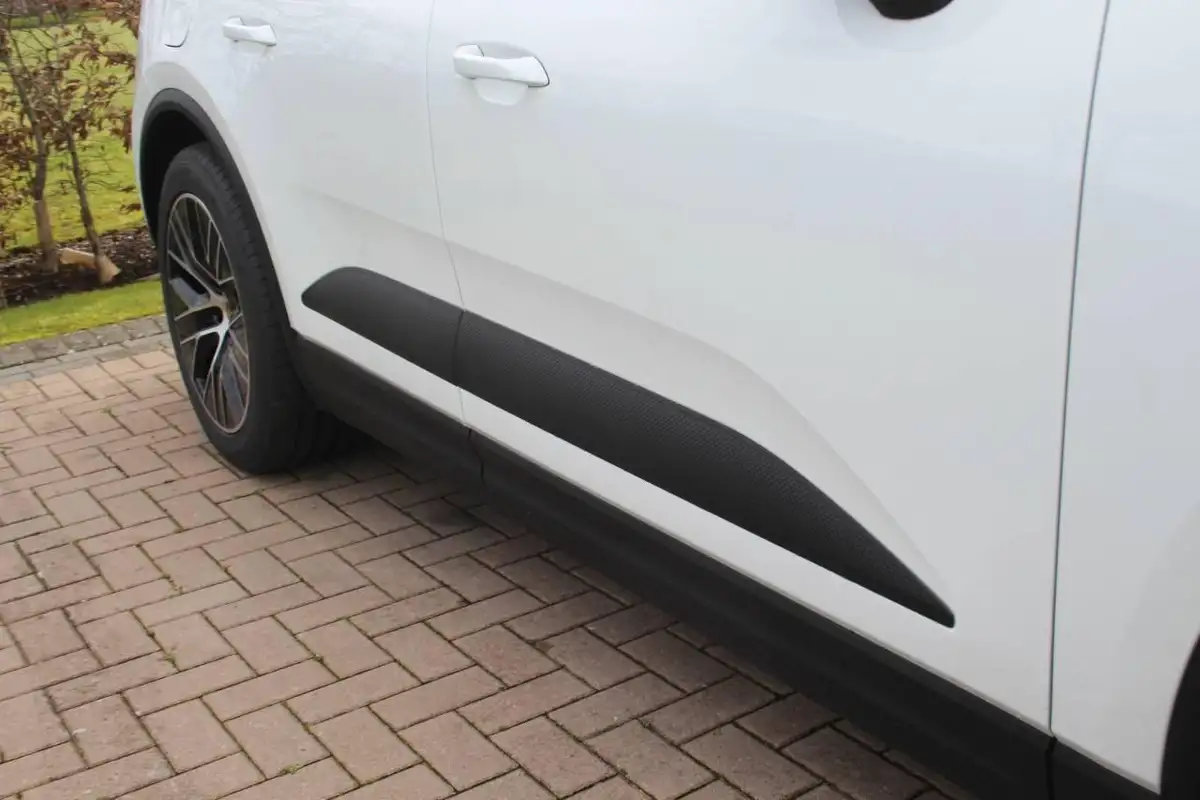 2025-porsche-macan-e-electric-big-20