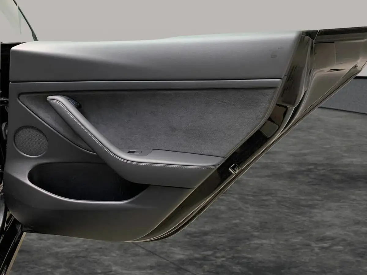 2022-tesla-model-3-e-performance-big-36