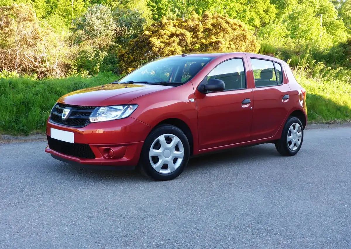 2015-dacia-sandero-09-ambiance-big-0