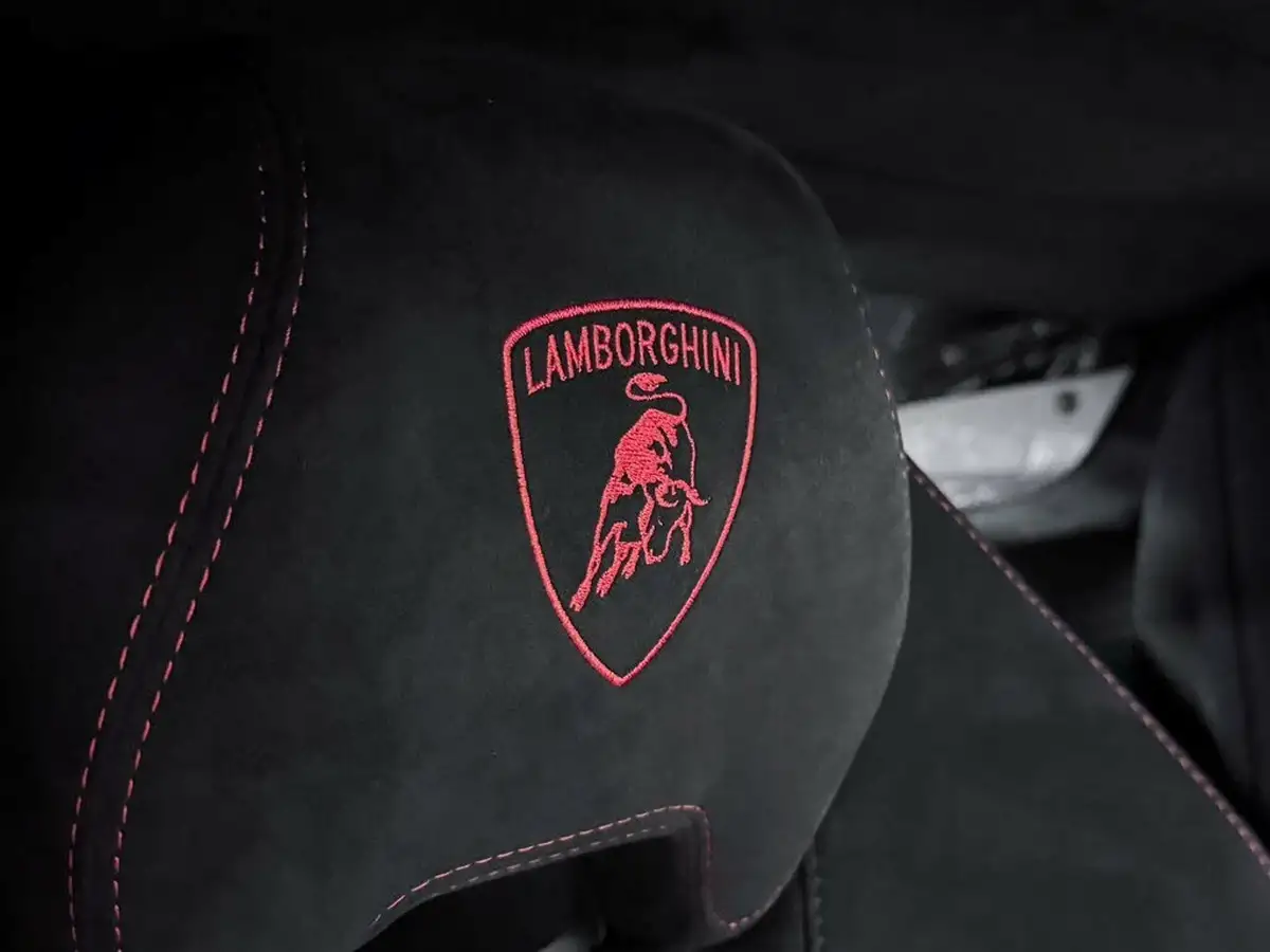 2019-lamborghini-huracan-big-36