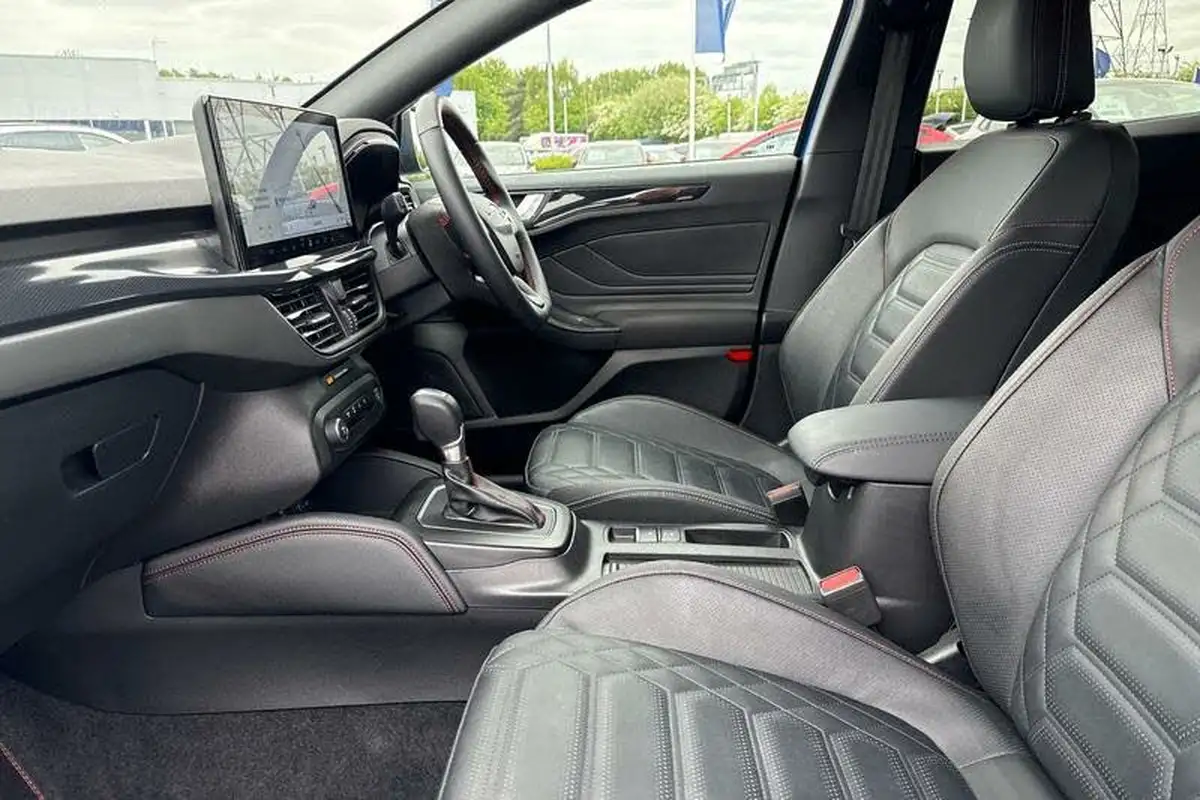 2024-ford-focus-10t-st-line-x-155ps-hatchback-powershift-big-18