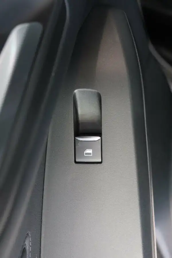 2019-ford-focus-10t-titanium-ss-hatchback-big-41