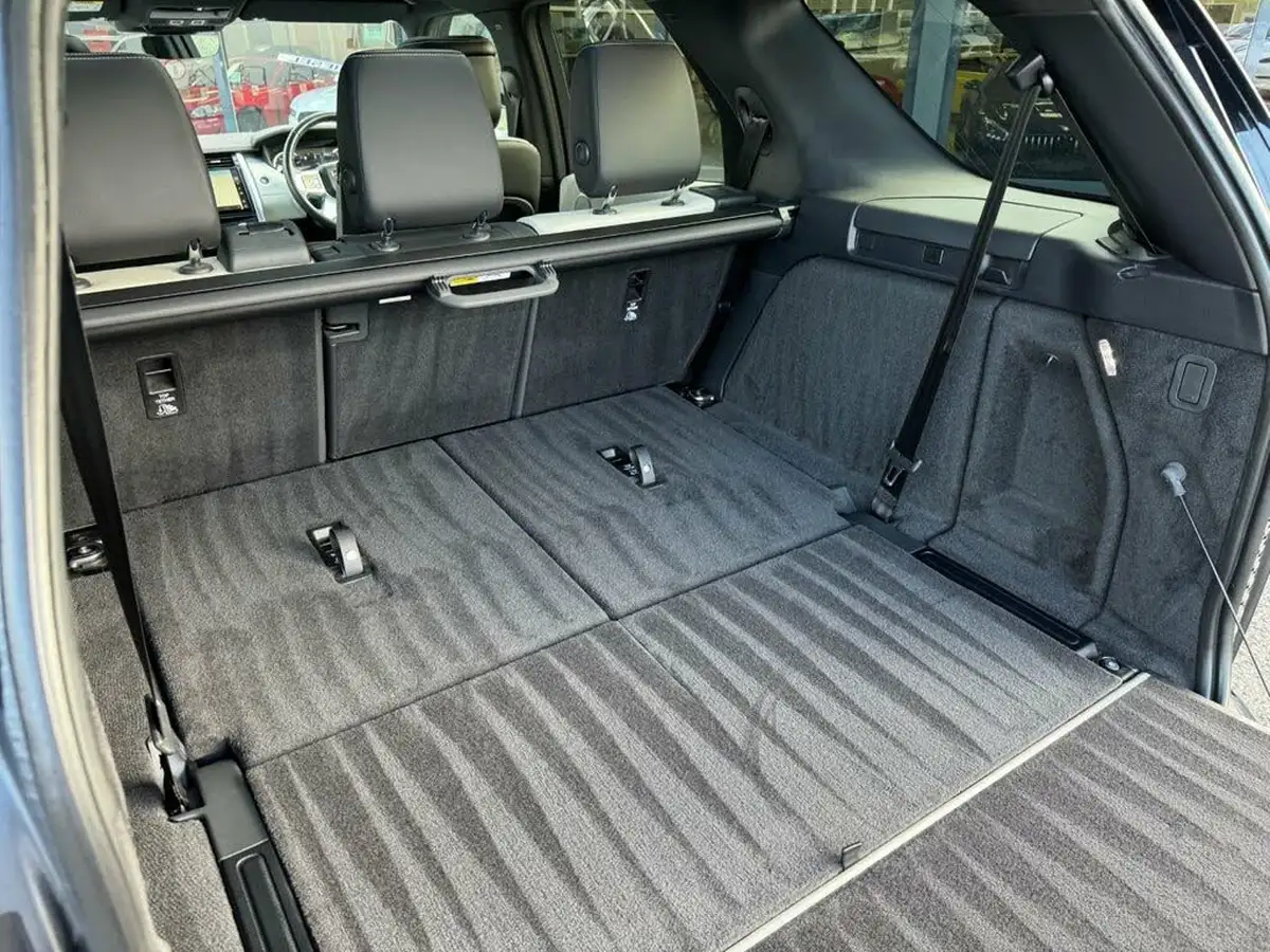 2022-land-rover-discovery-30-d300-r-dynamic-se-big-27