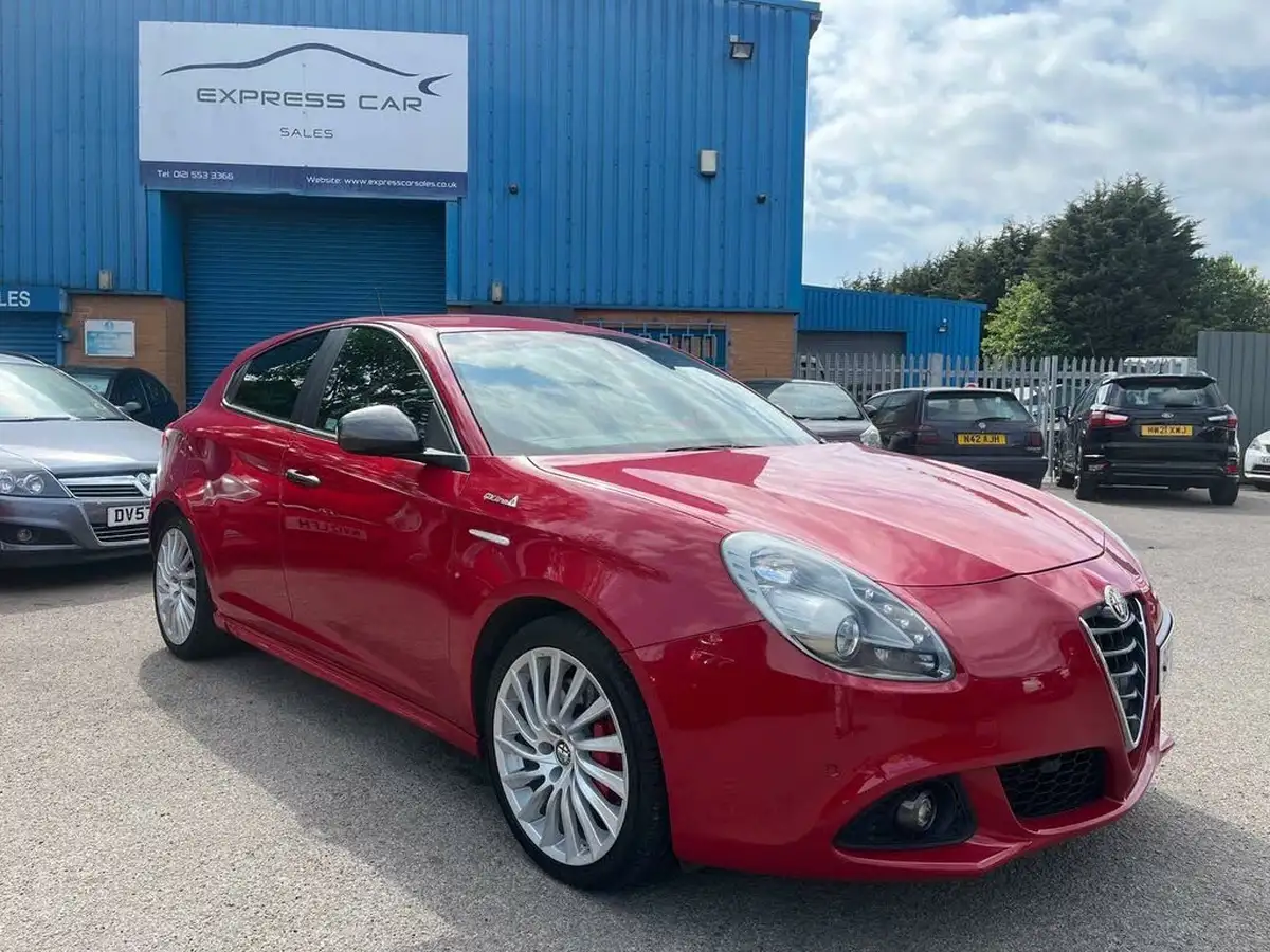 2015-alfa-romeo-giulietta-14-tb-qv-line-alfa-tct-big-0