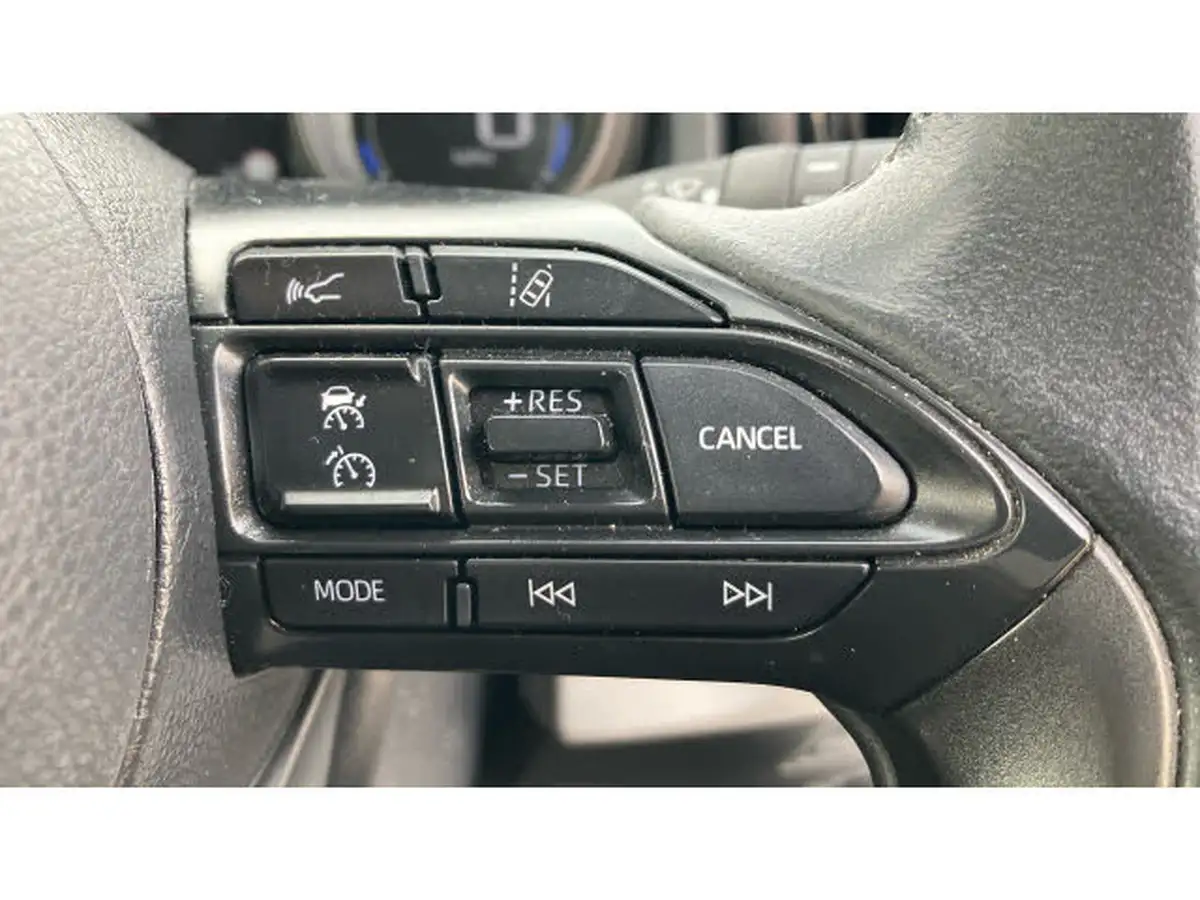 2022-toyota-yaris-cross-15-vvt-i-icon-big-34
