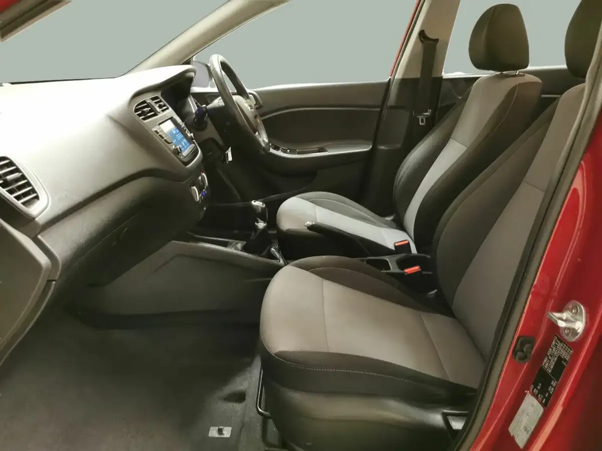 2018-hyundai-i20-12-se-mpi-isg-hatchback-5d-big-3
