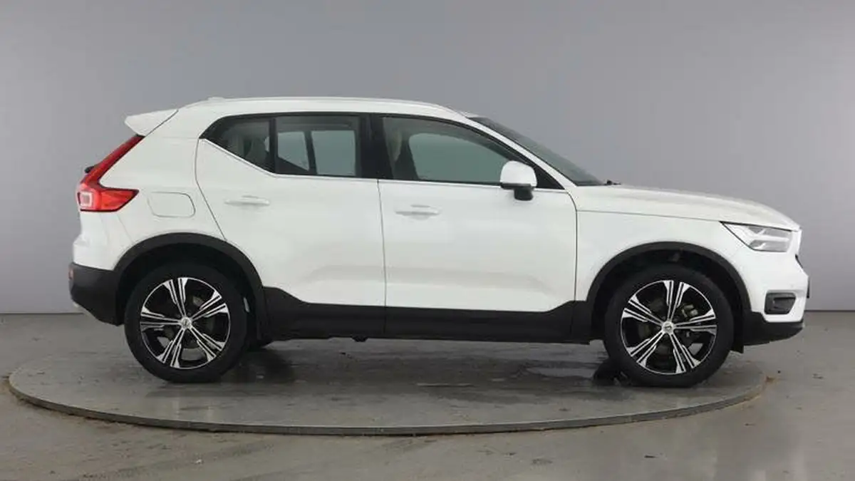 2020-volvo-xc40-20-b4-inscription-pro-big-3