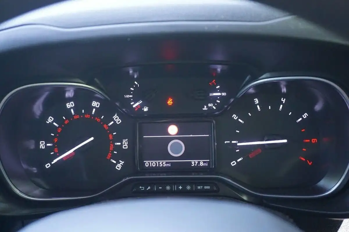 2023-citroen-berlingo-12-puretech-feel-m-size-big-24