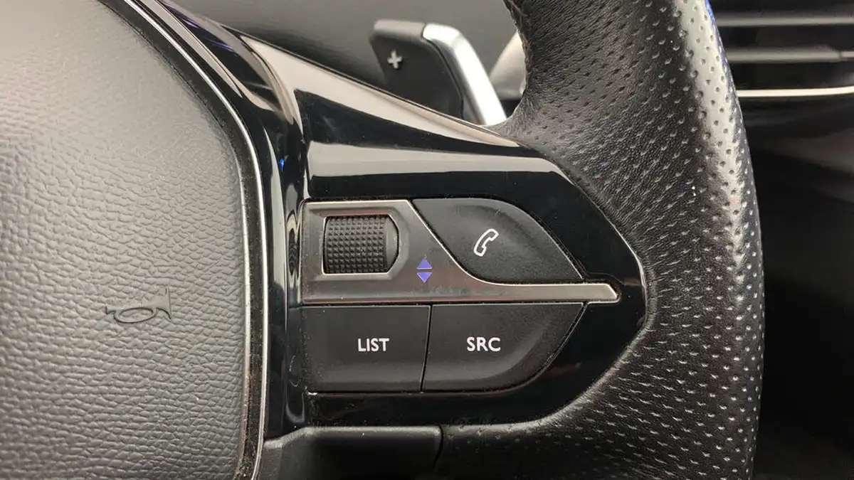 2021-peugeot-5008-suv-12-puretech-gt-premium-big-17