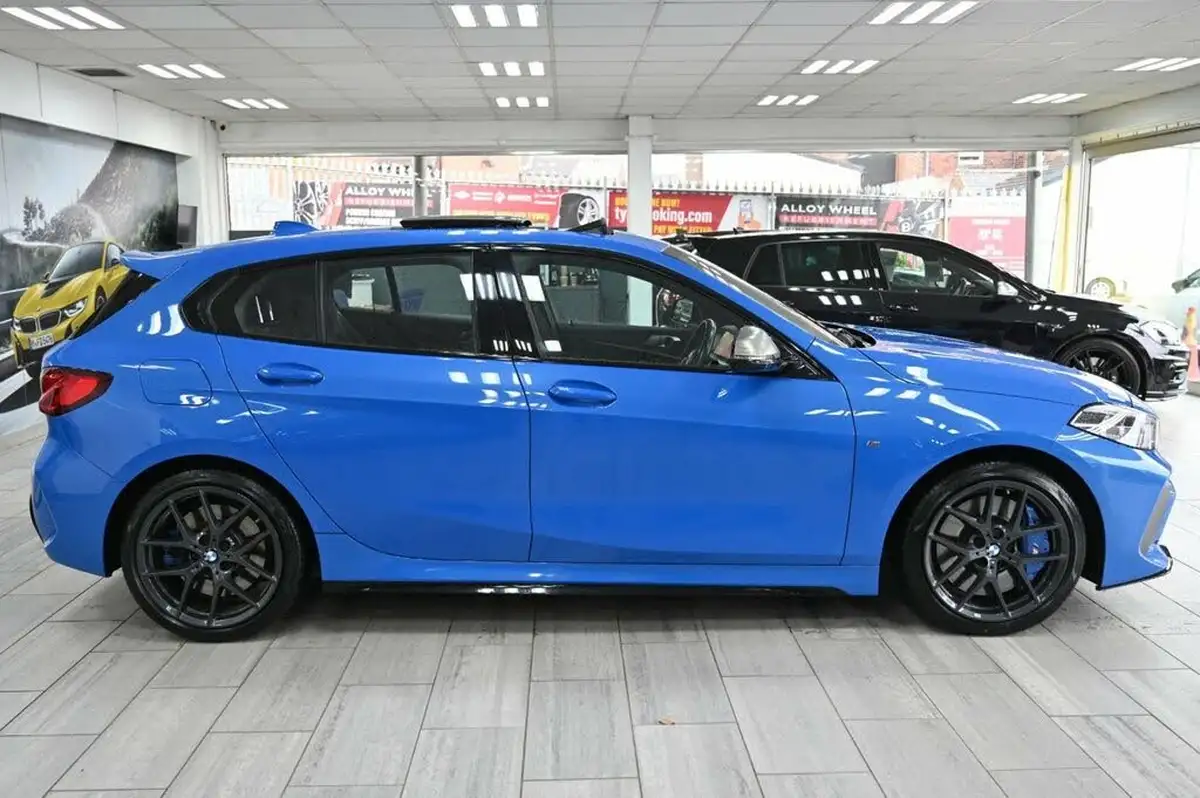 2022-bmw-1-series-20-m135i-xdrive-big-2