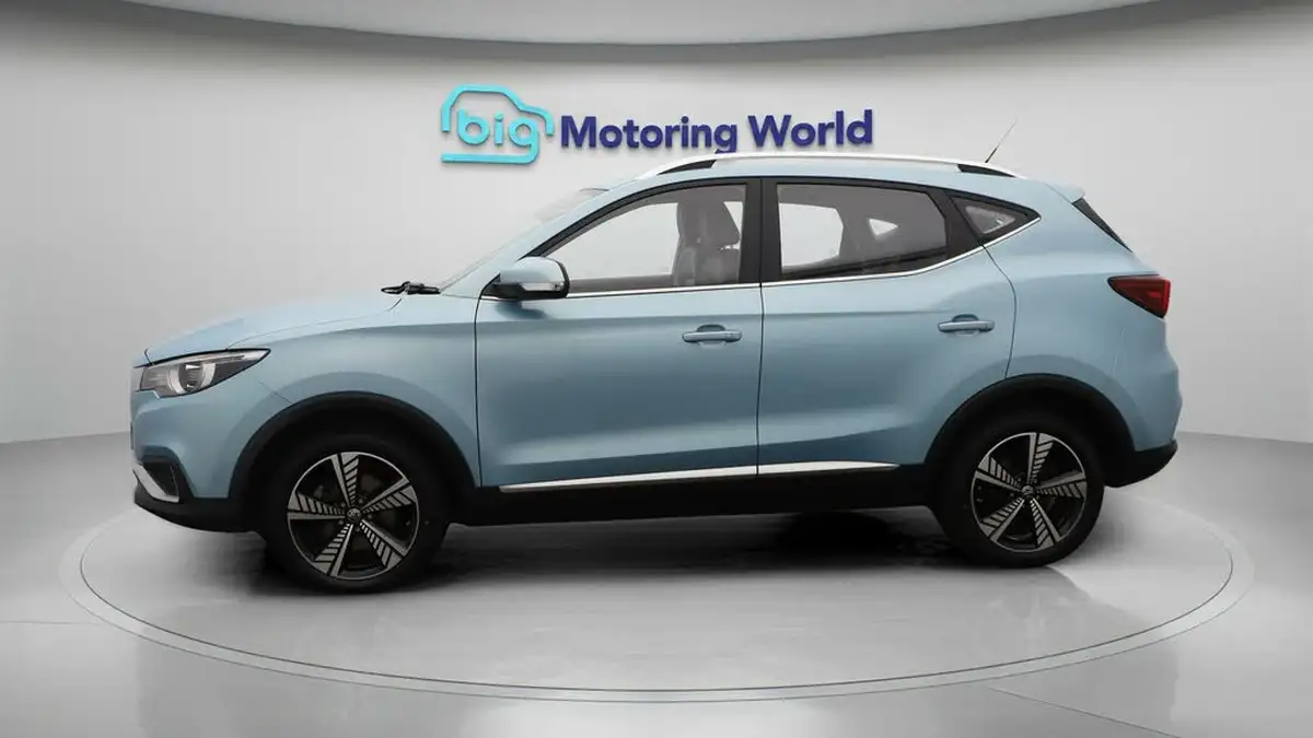 2020-mg-zs-suv-e-exclusive-ev-big-4