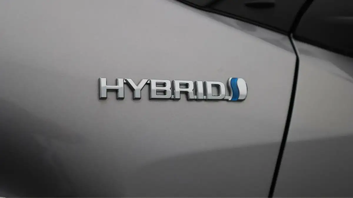 2021-toyota-c-hr-18-vvt-i-icon-big-20