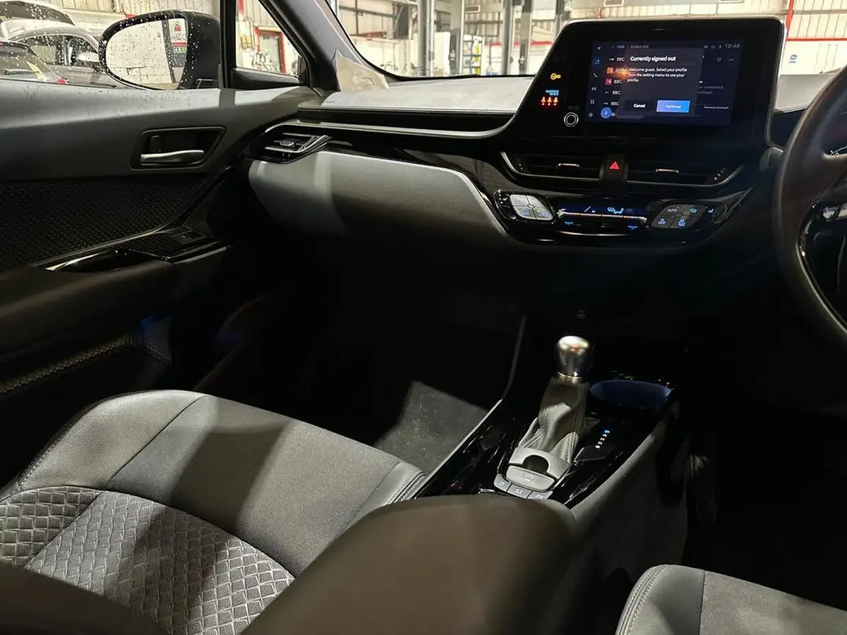 2022-toyota-c-hr-18-vvt-i-design-big-16