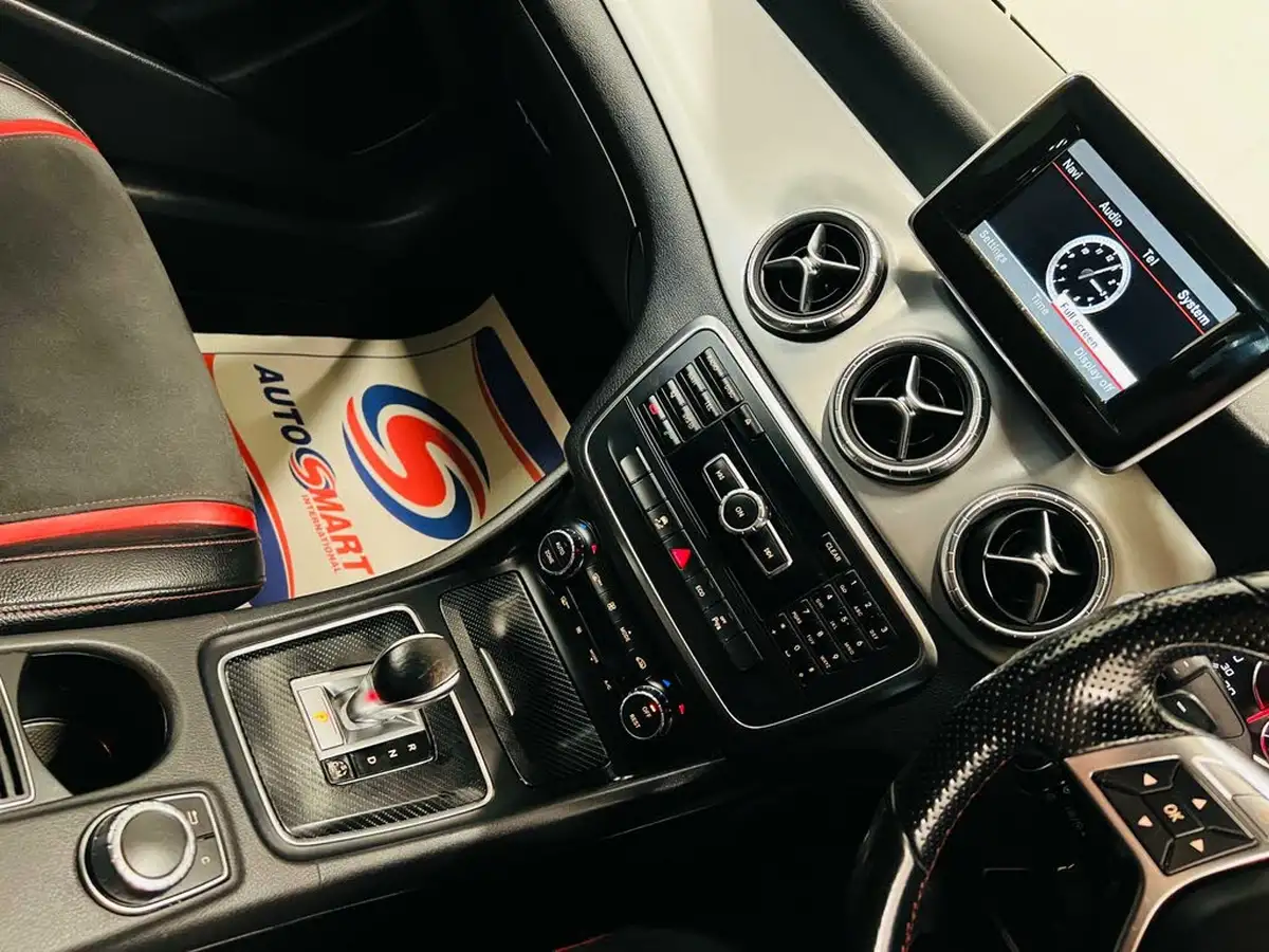 2014-mercedes-benz-cla-20-cla-45-amg-big-14