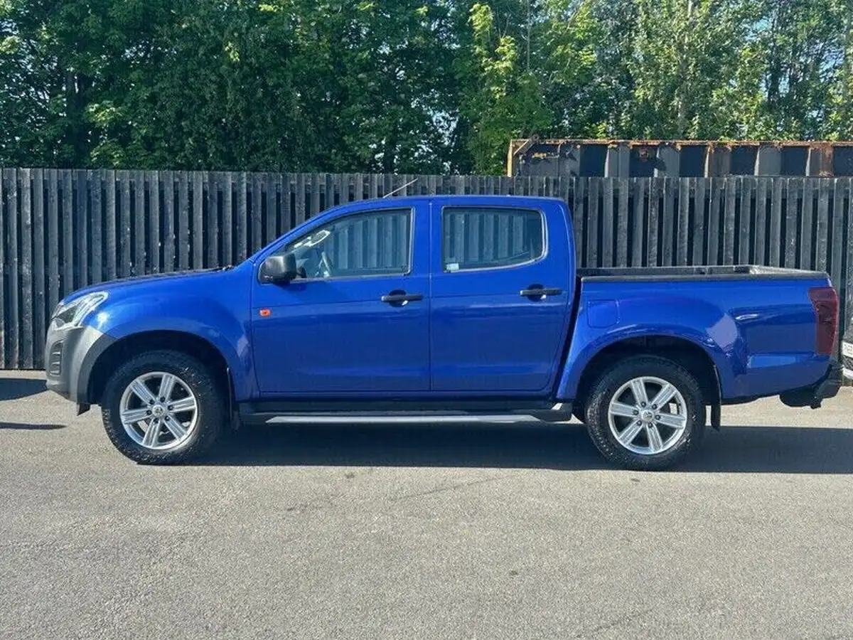 2019-isuzu-d-max-19td-workman-big-3