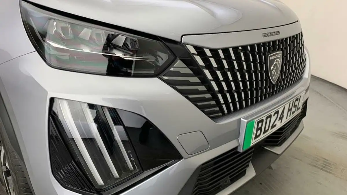 2024-peugeot-2008-suv-e-gt-136ps-50kwh-big-35