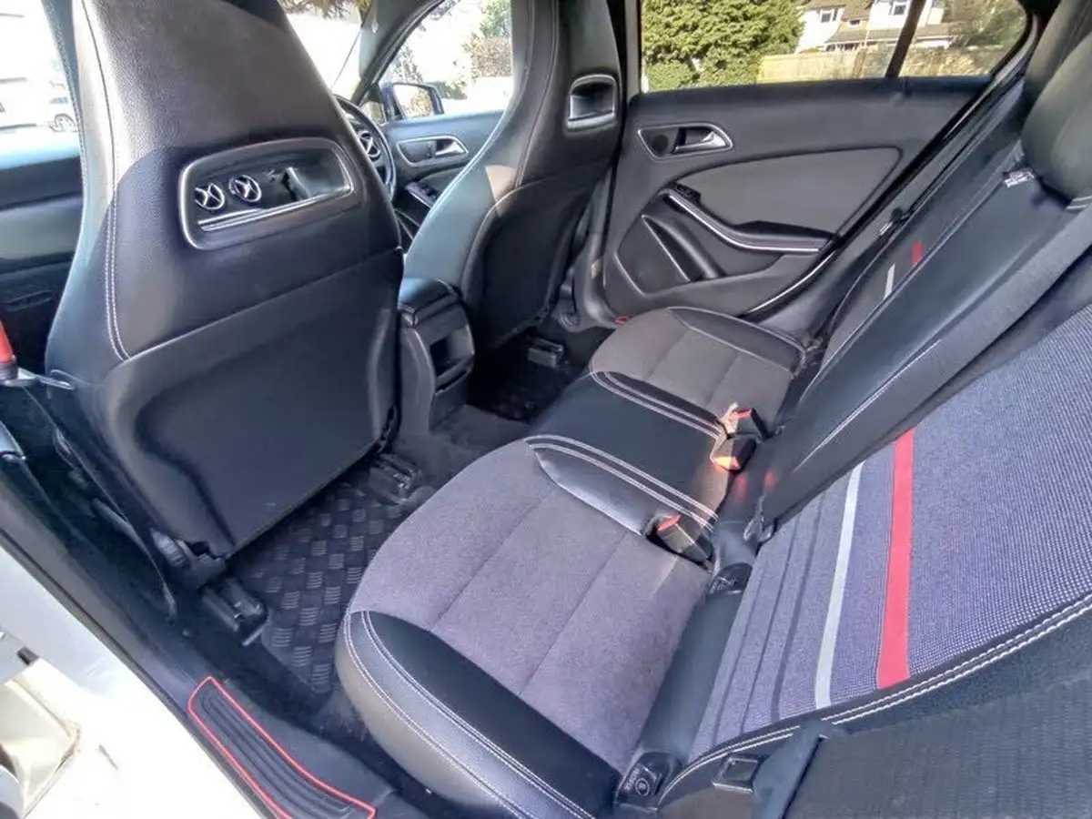 2013-mercedes-benz-a-class-15-cdi-a180-se-109ps-blue-f-big-32